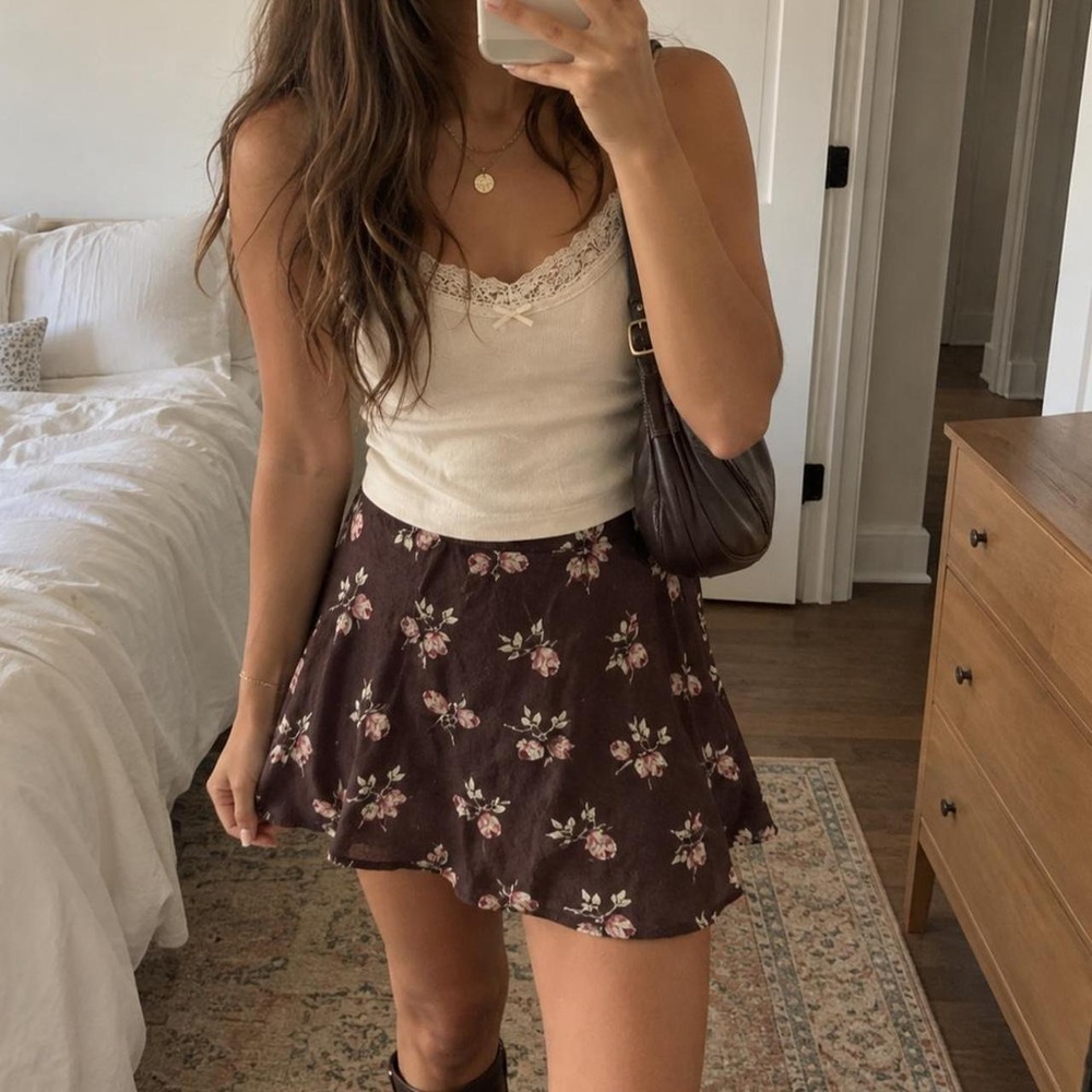 Y2K Express brown floral mini skirt size medium rose print